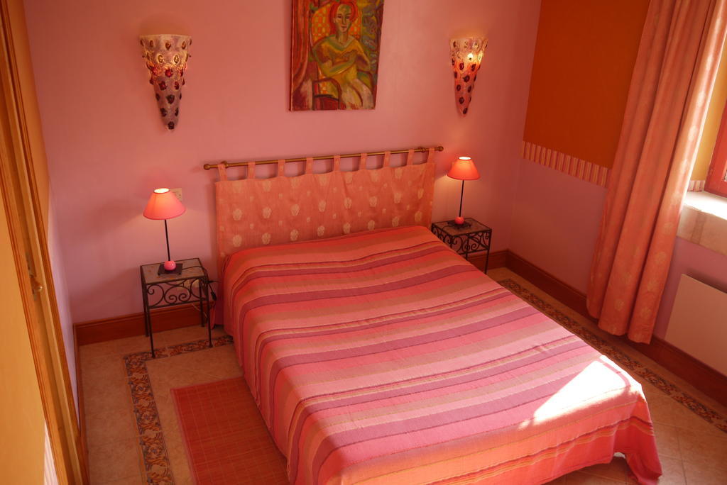 Troglodyte De La Fosse Hotel Meigne Bilik gambar