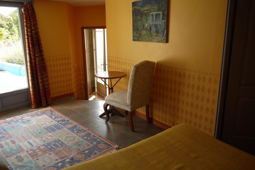 Troglodyte De La Fosse Hotel Meigne Bilik gambar
