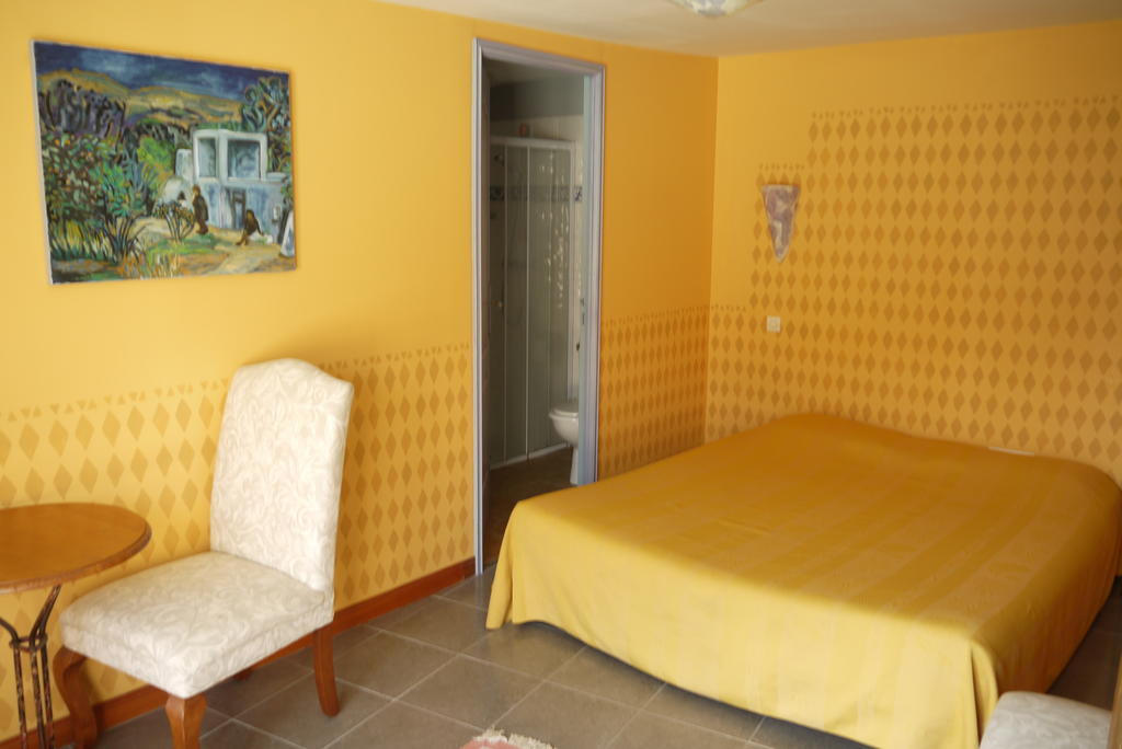 Troglodyte De La Fosse Hotel Meigne Bilik gambar